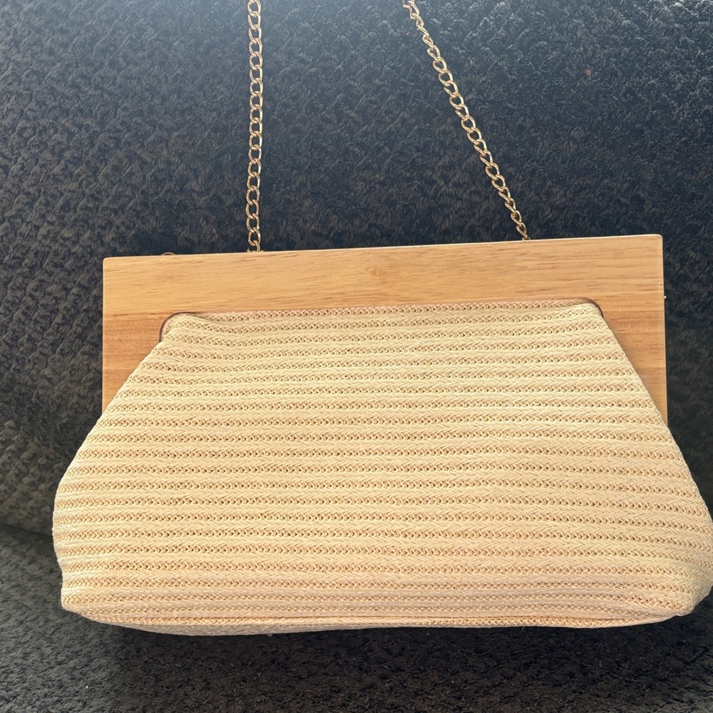 Tommy Bahama Woven Bag with Wooden Frame